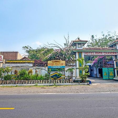 SPOT ON 91694 Hotel Rama Chandra Temanggung Bagian luar foto
