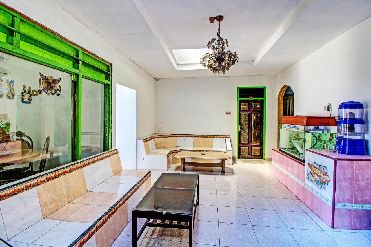 SPOT ON 91694 Hotel Rama Chandra Temanggung Bagian luar foto