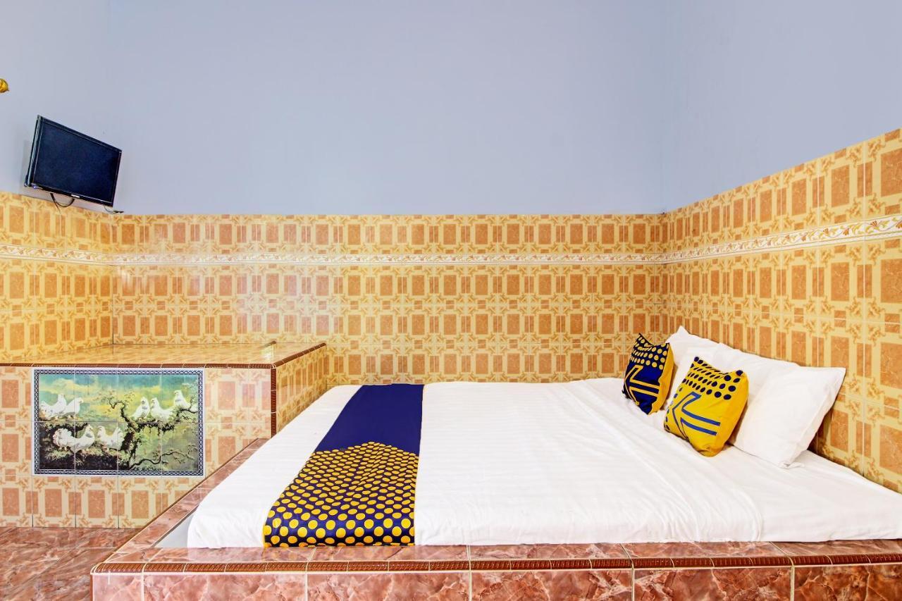 SPOT ON 91694 Hotel Rama Chandra Temanggung Bagian luar foto